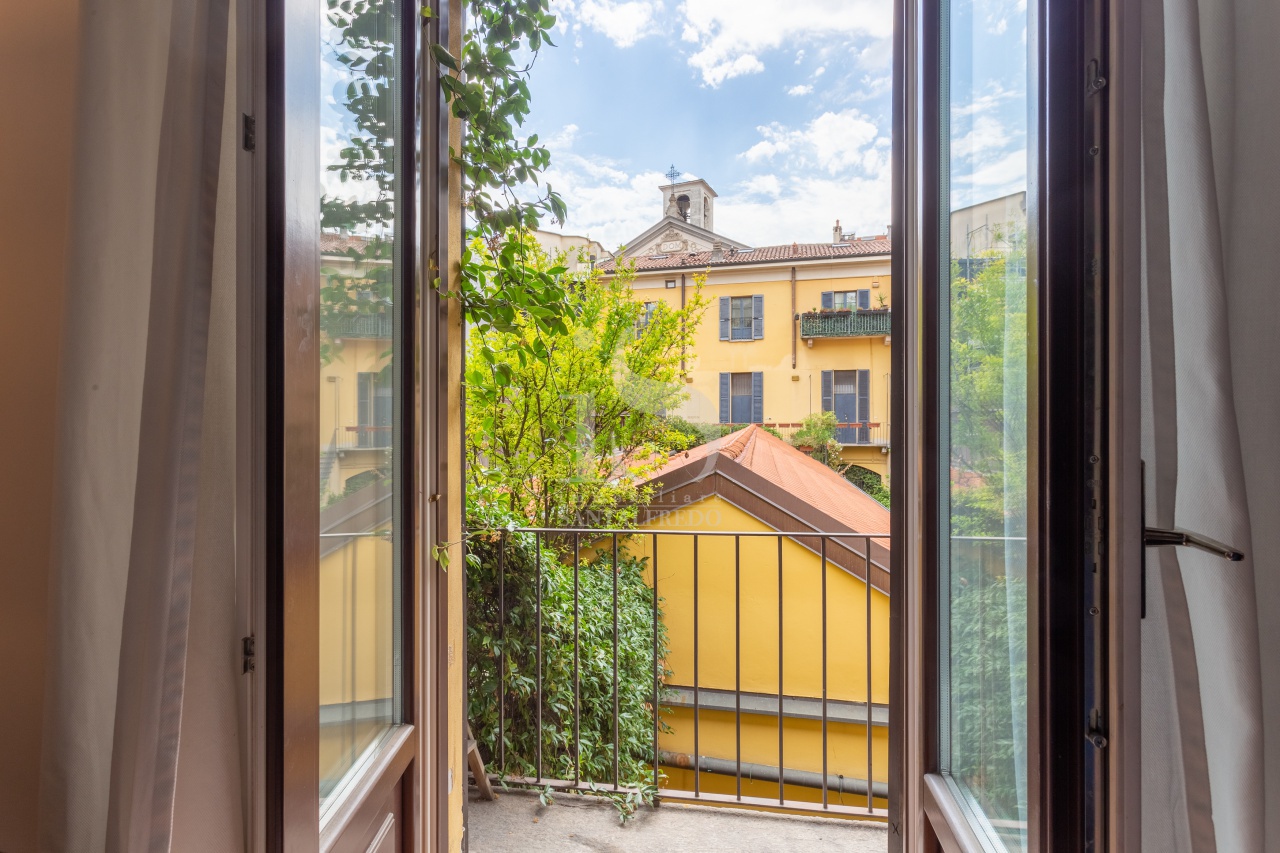 Bilocale arredato in affitto in corso di porta vigentina, Milano