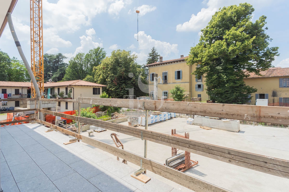 Quadrilocale con terrazzo in via vittorio emanuele, Vimercate