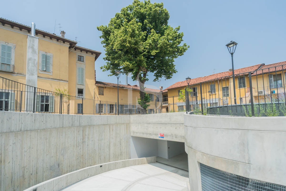 Box/Garage 17mq con box in via vittorio emanuele, Vimercate