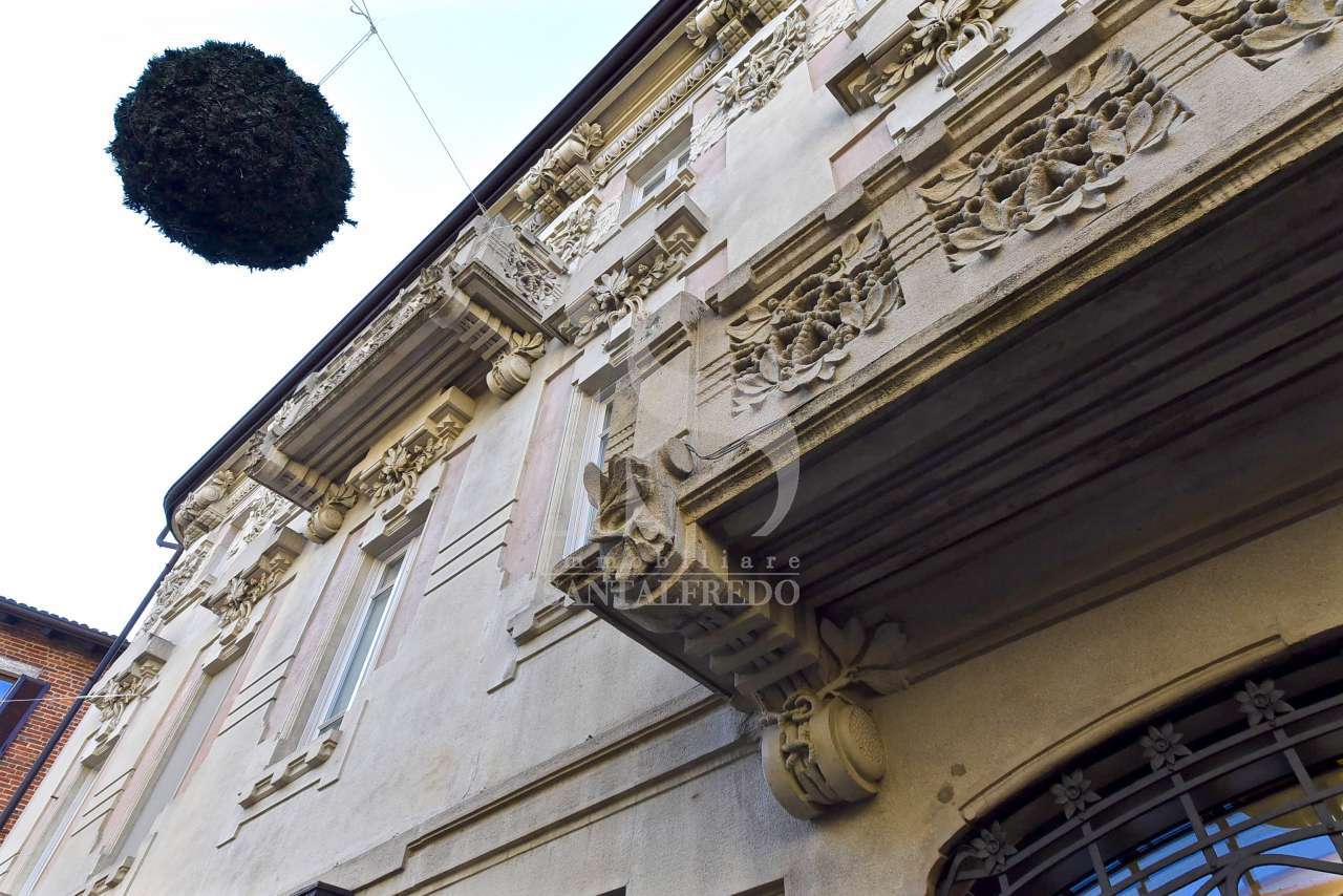 Stabile/Palazzo con giardino in giuseppe missori, Monza