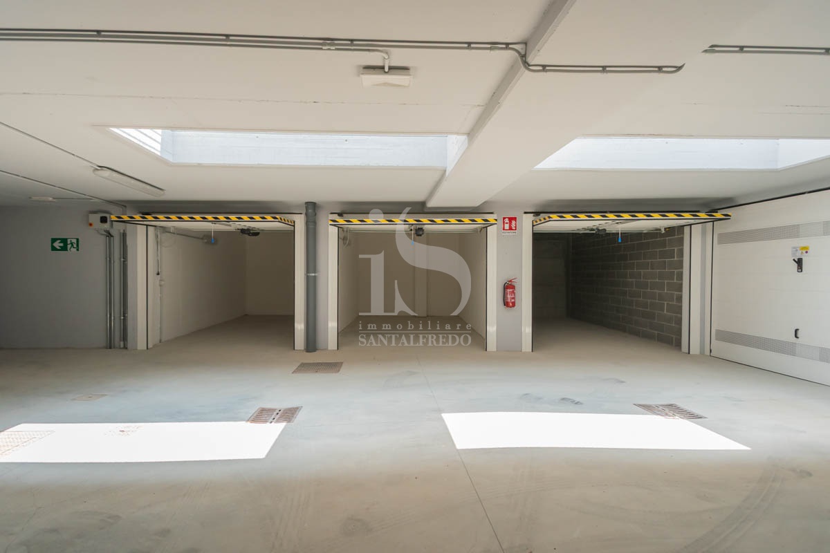Box/Garage 30mq con box doppio in via vittorio emanuele, Vimercate