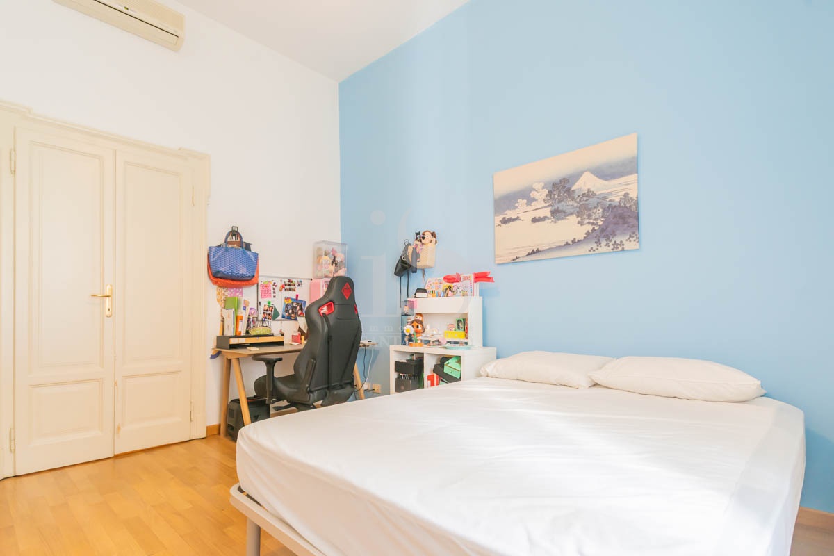 Trilocale in affitto in via vincenzo bellini, Milano