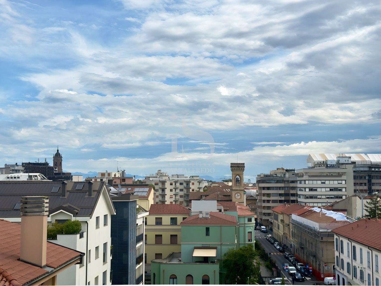 Trilocale arredato in affitto in via volturno, Monza