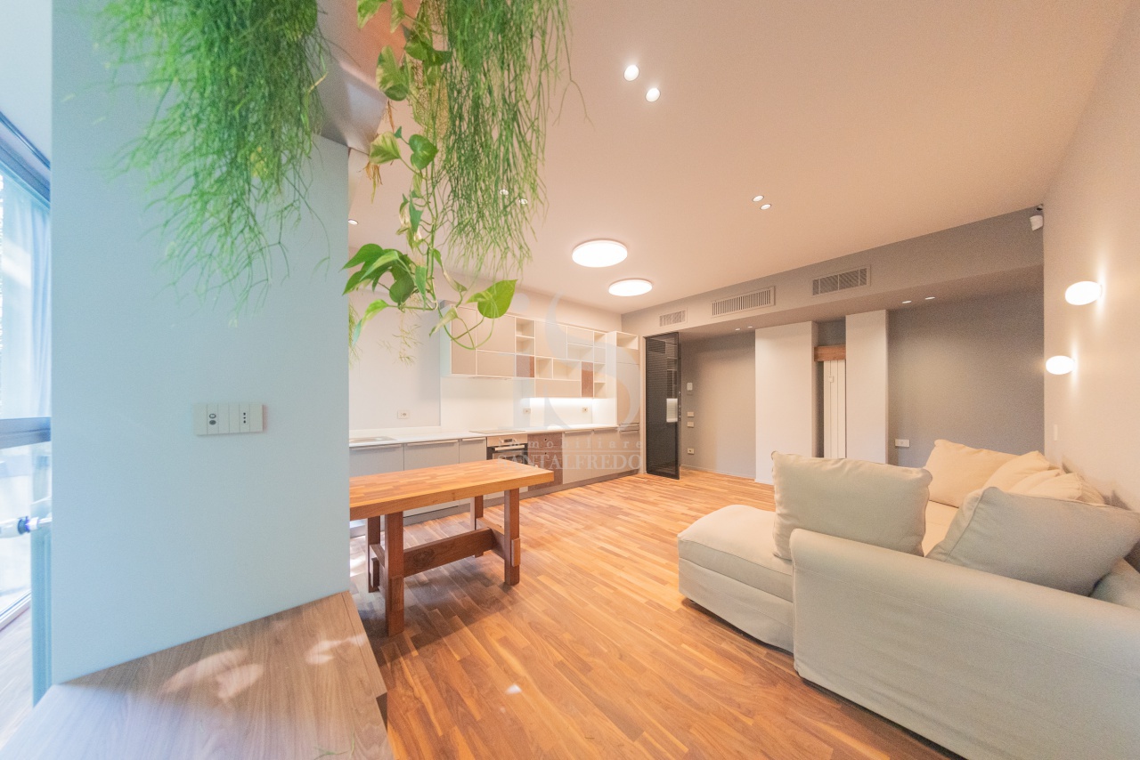 Bilocale arredato in affitto in via broletto, Milano