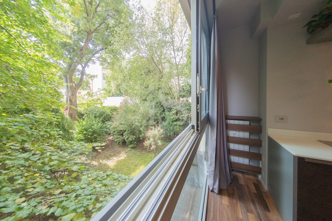 Bilocale arredato in affitto in via broletto, Milano