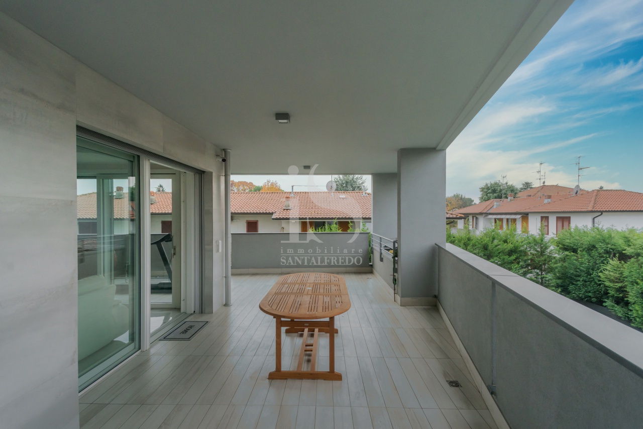 Trilocale con terrazzo in via adda, Concorezzo