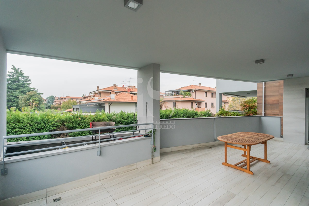 Trilocale con terrazzo in via adda, Concorezzo