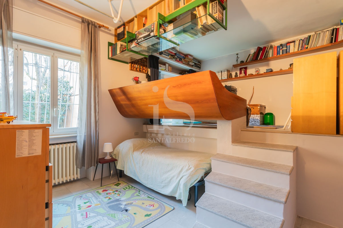 Trilocale ristrutturato in via privata padullli, Milano