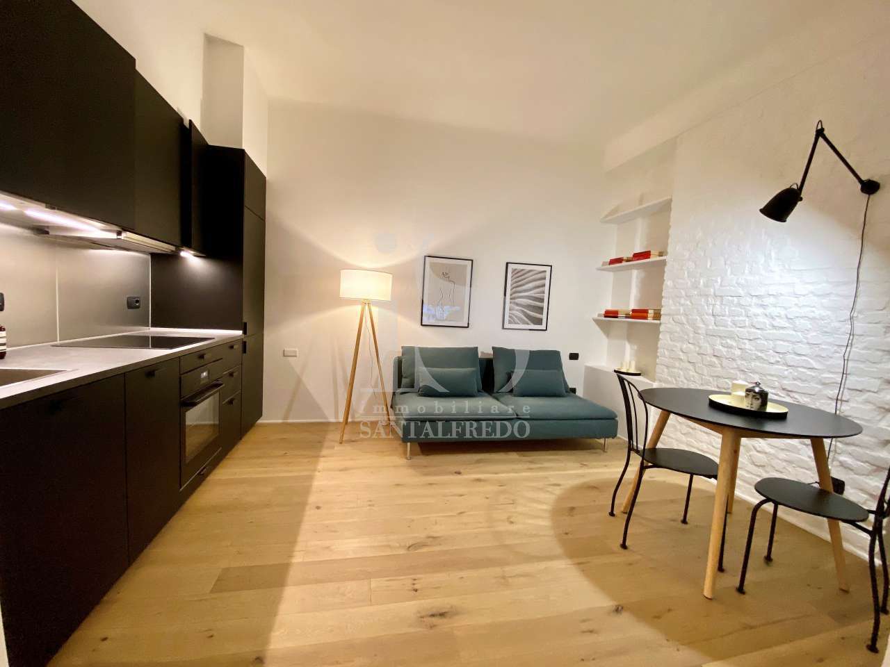 Bilocale arredato in affitto in via ugo bassi, Milano