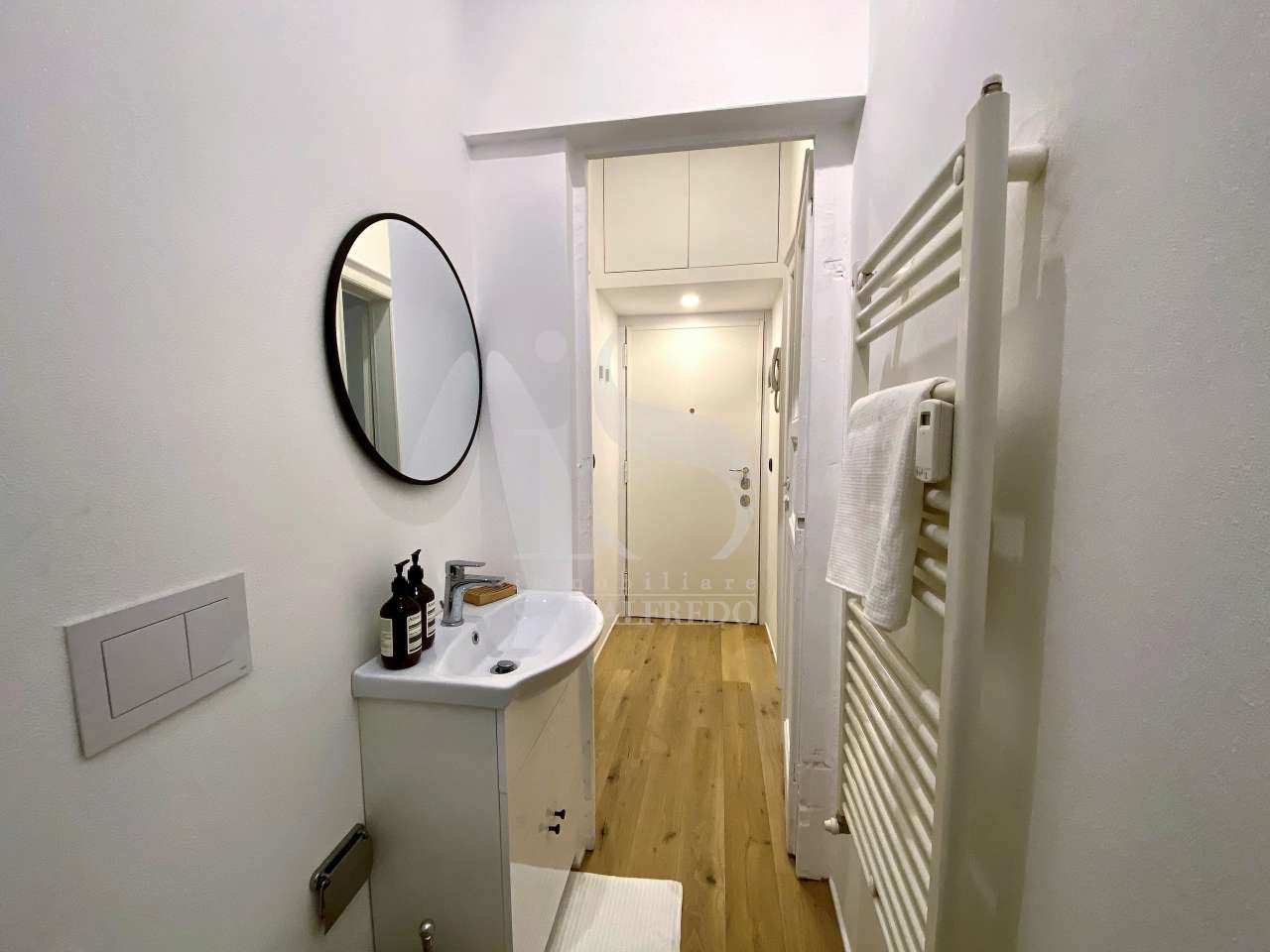 Bilocale arredato in affitto in via ugo bassi, Milano