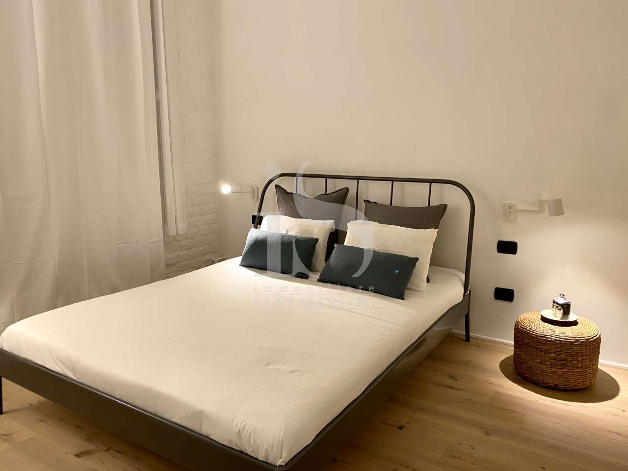 Bilocale arredato in affitto in via ugo bassi, Milano