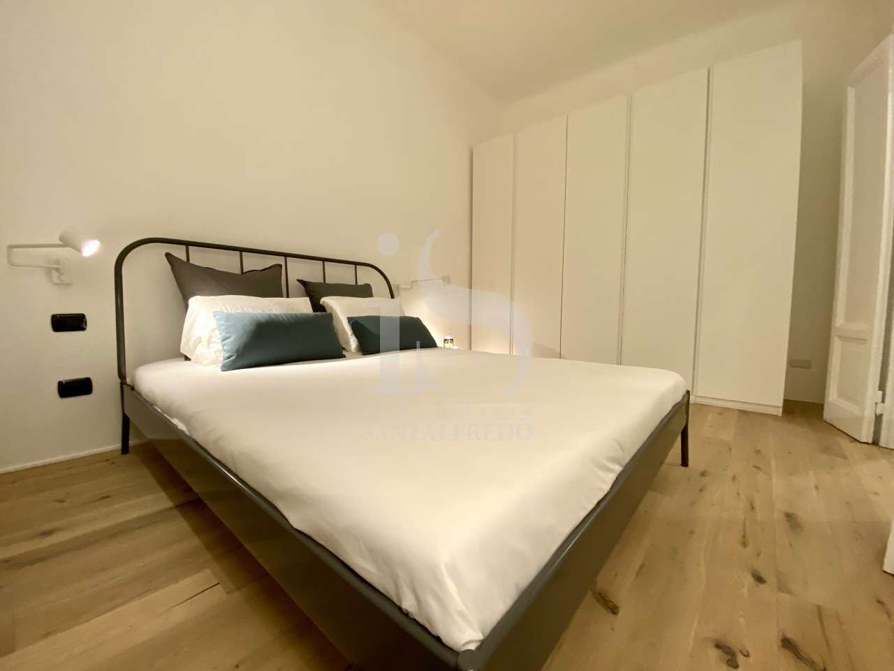 Bilocale arredato in affitto in via ugo bassi, Milano