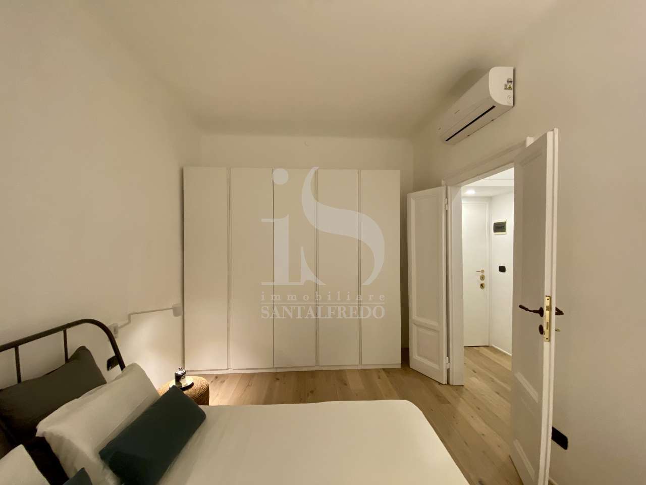 Bilocale arredato in affitto in via ugo bassi, Milano