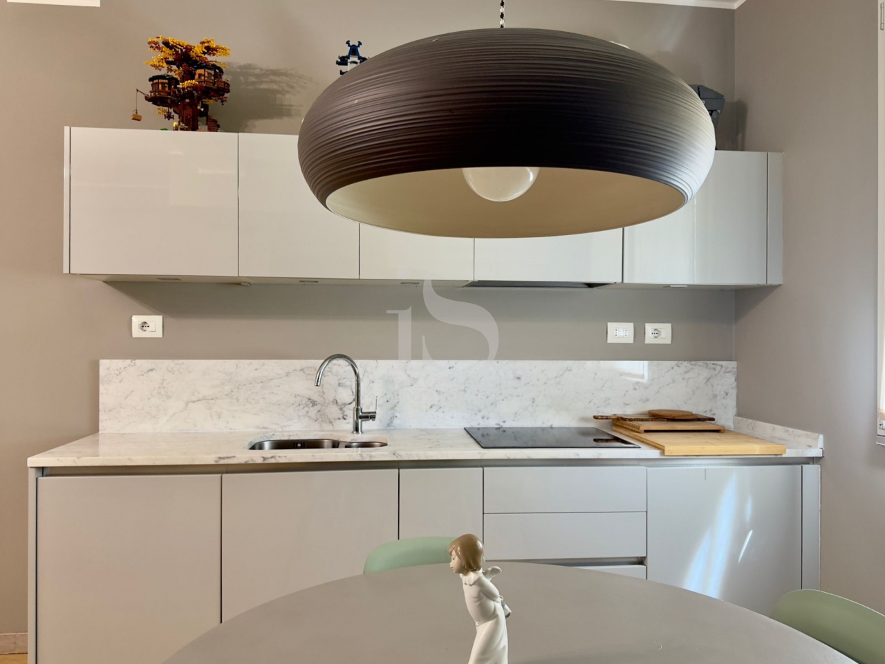 Trilocale arredato in affitto in via antonio smareglia, Milano