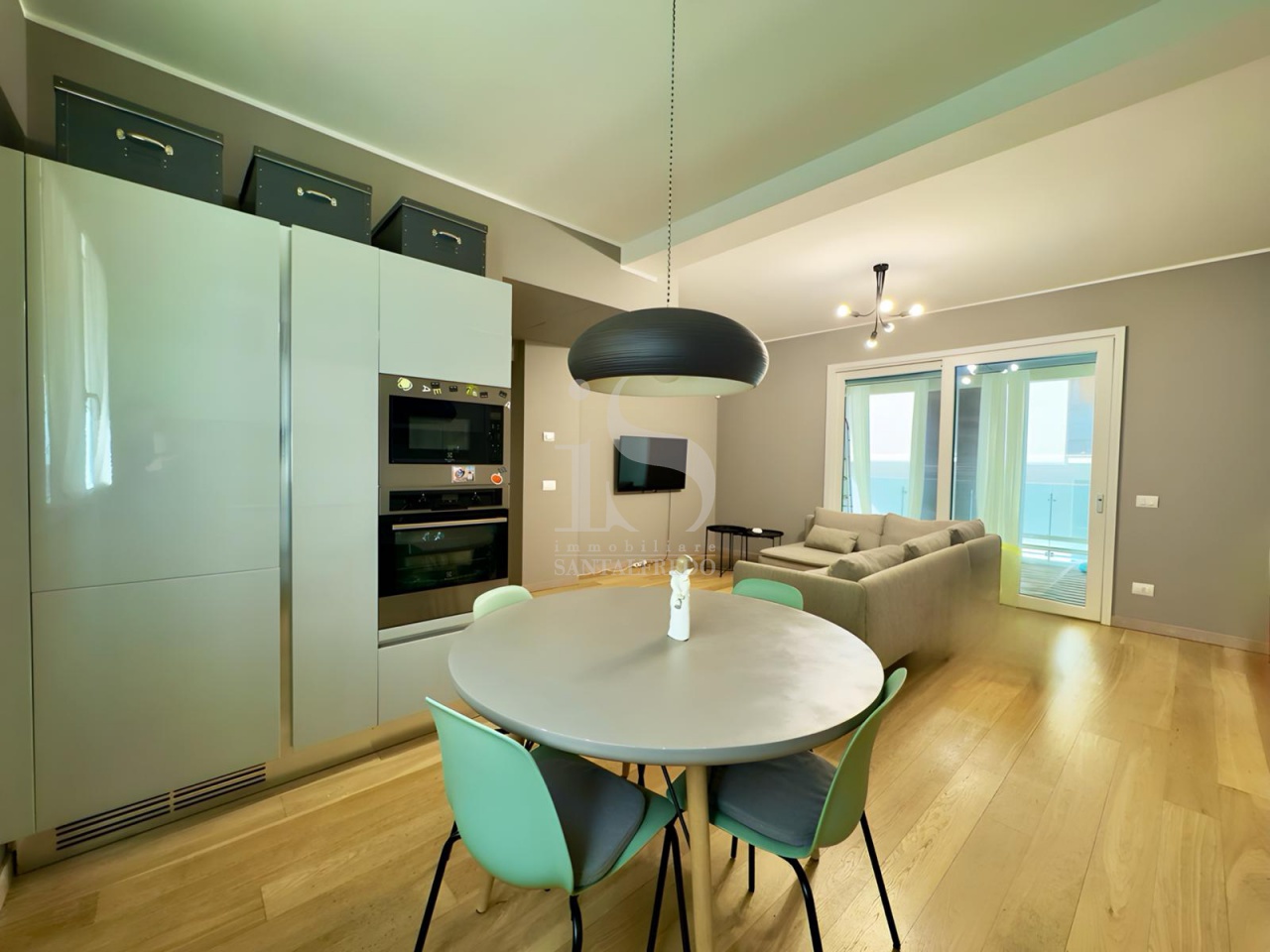 Trilocale arredato in affitto in via antonio smareglia, Milano