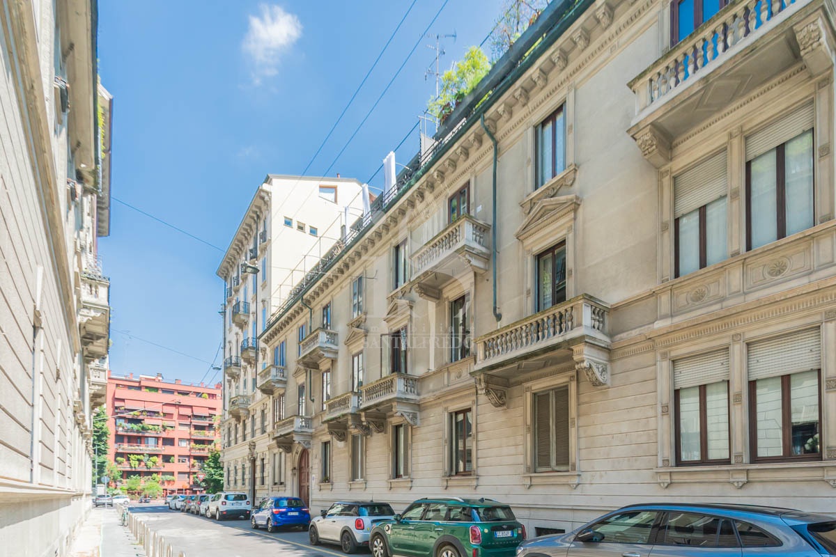 Trilocale in affitto in via vincenzo bellini, Milano
