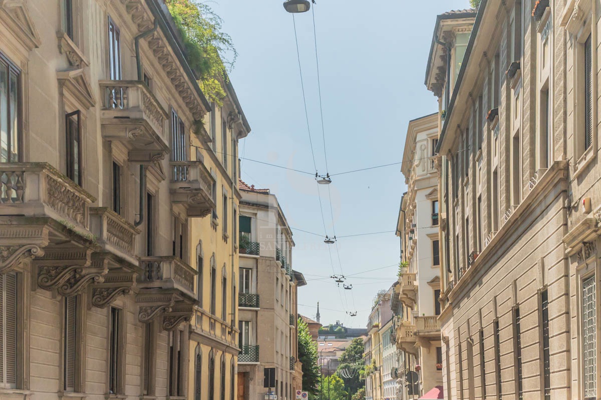 Trilocale in affitto in via vincenzo bellini, Milano