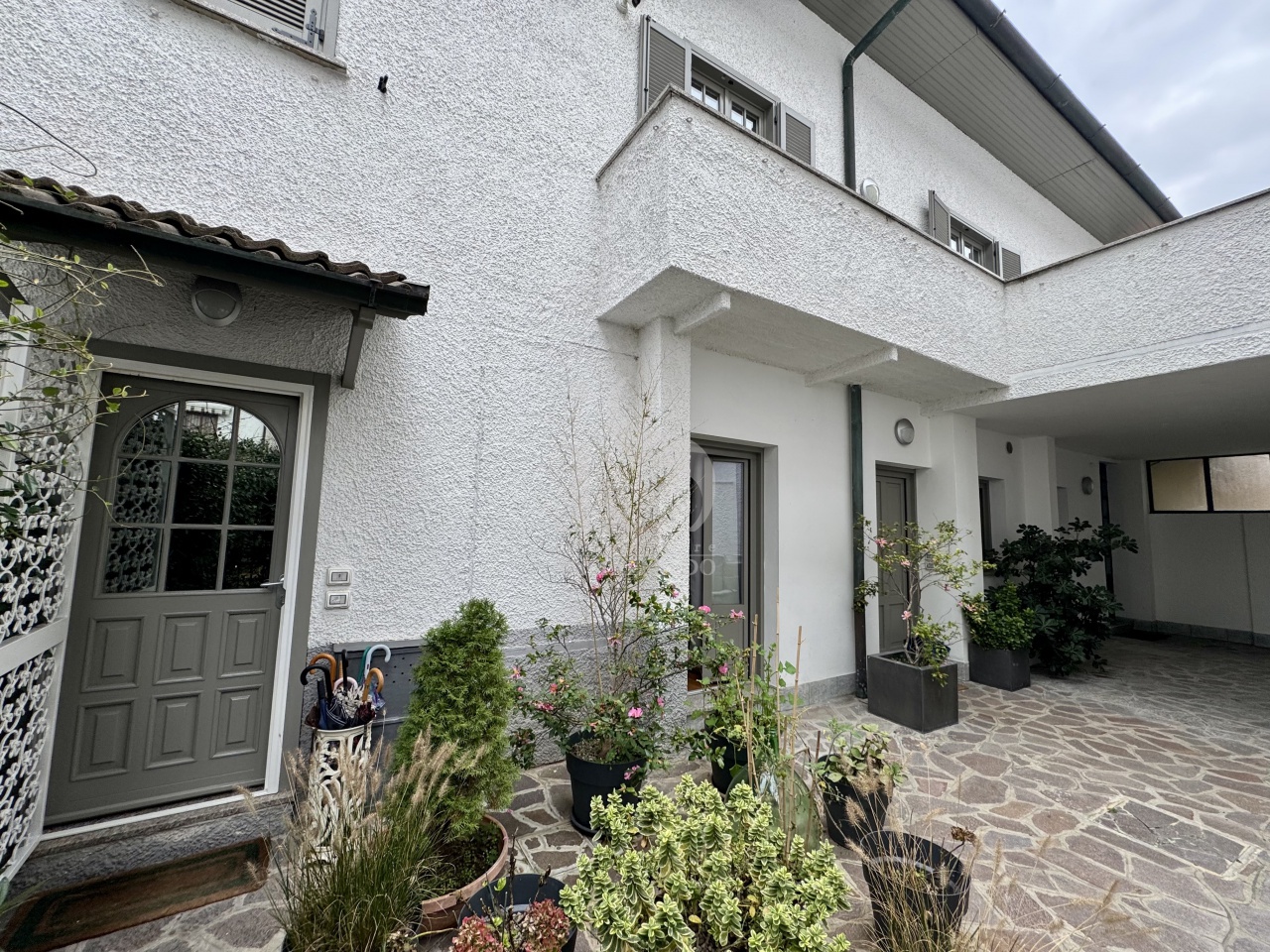 Trilocale arredato in affitto in via trento, Cologno Monzese