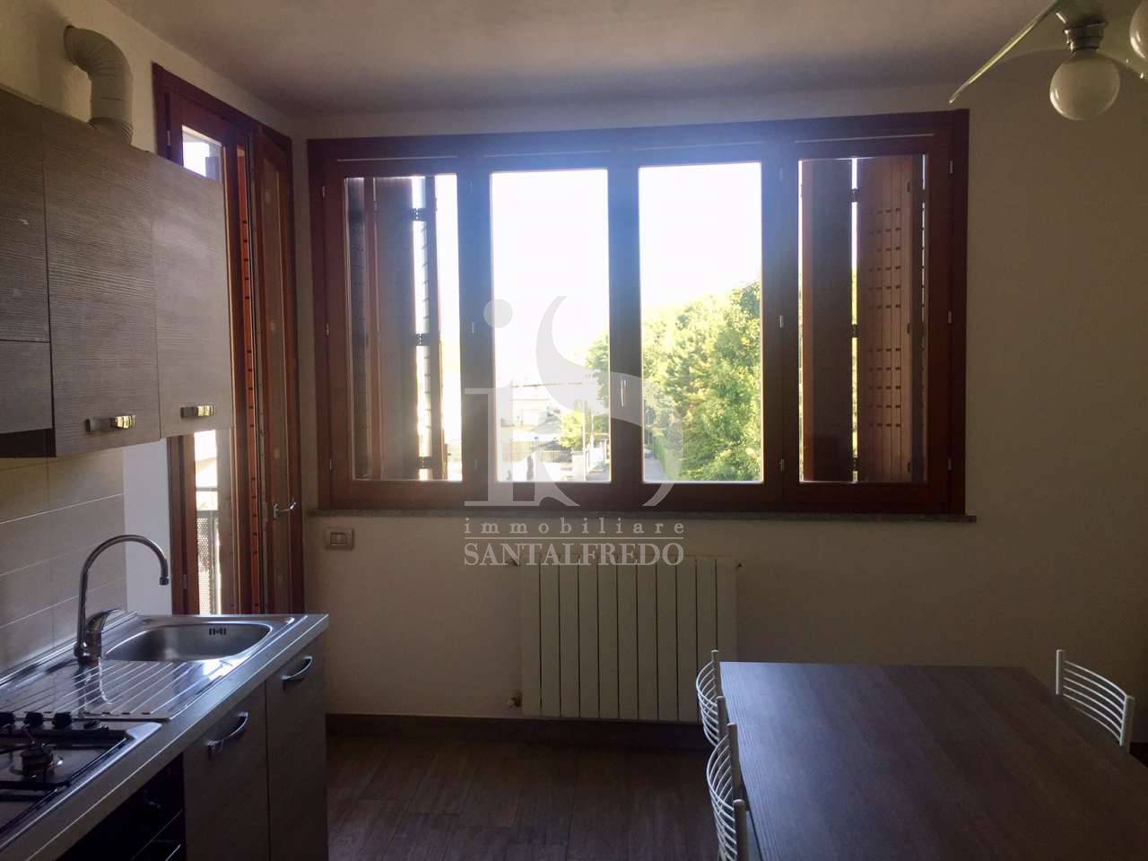 Bilocale con box in via la pira, Concorezzo