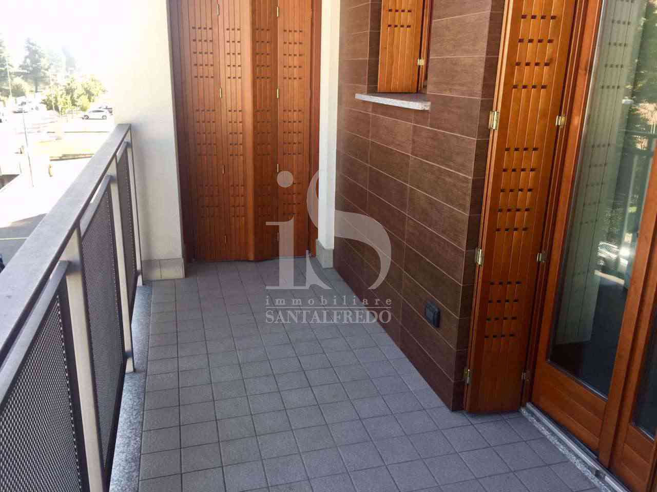 Bilocale con box in via la pira, Concorezzo