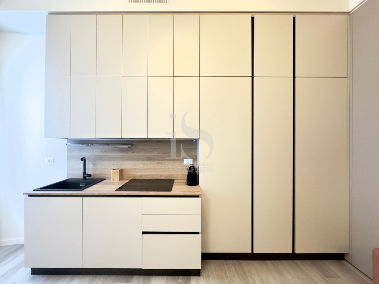 Appartamento arredato in affitto in via trivulzio, Milano