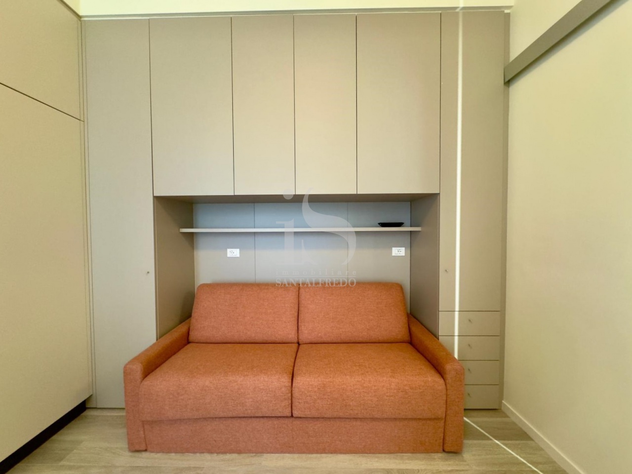 Appartamento arredato in affitto in via trivulzio, Milano