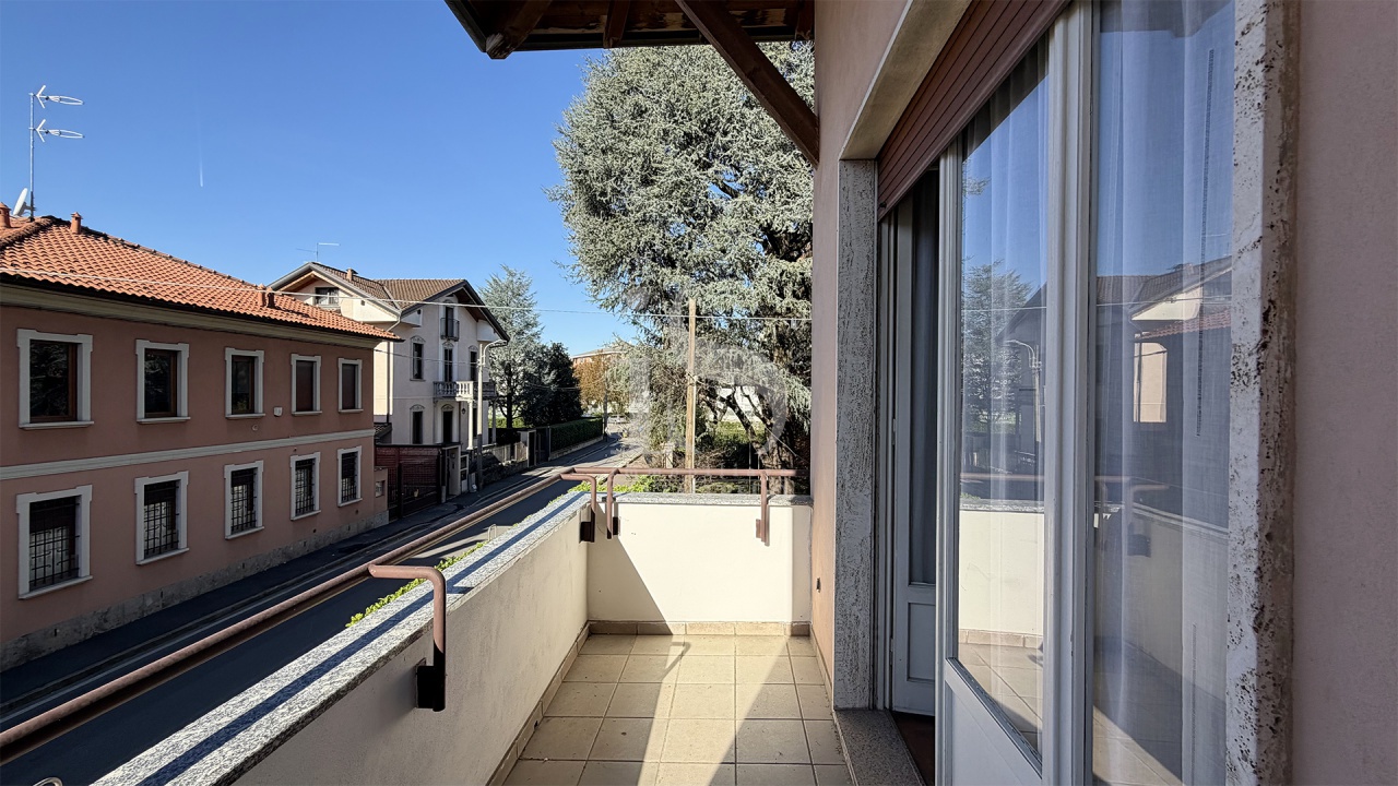 Casa indipendente con giardino in via monte sabotino, Concorezzo