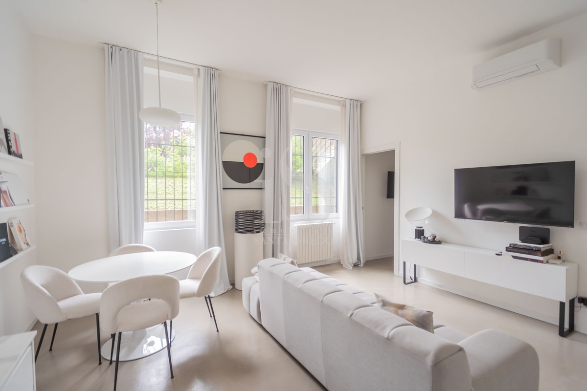 Bilocale ristrutturato in via enrico caruso, Milano