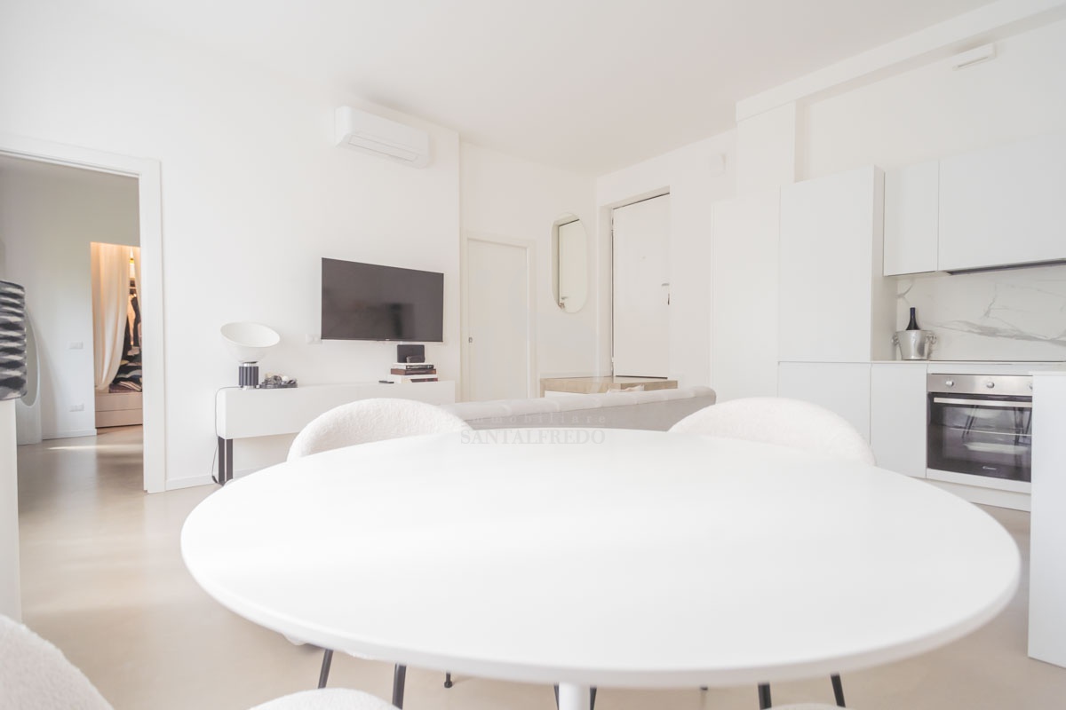 Bilocale ristrutturato in via enrico caruso, Milano