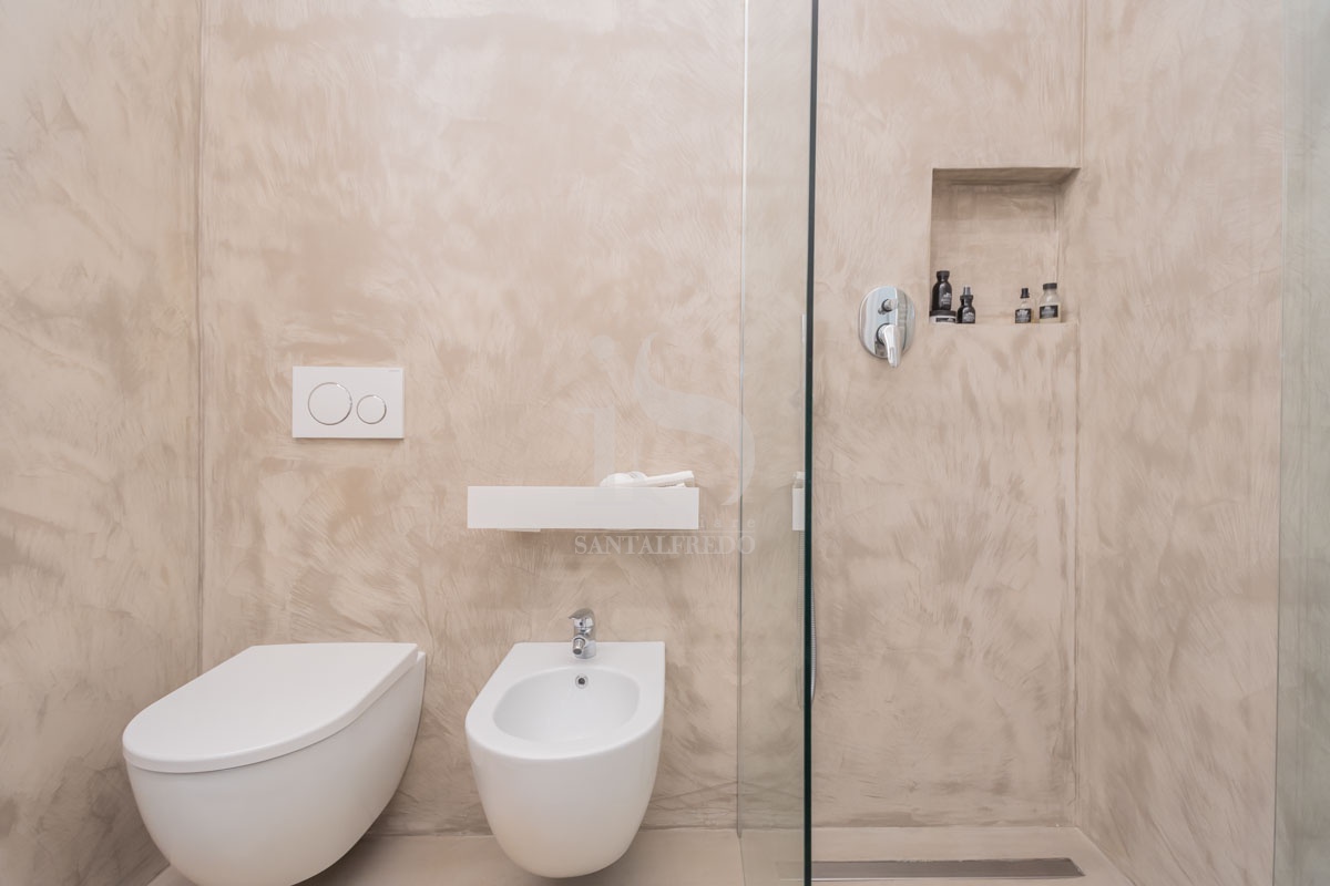 Bilocale ristrutturato in via enrico caruso, Milano