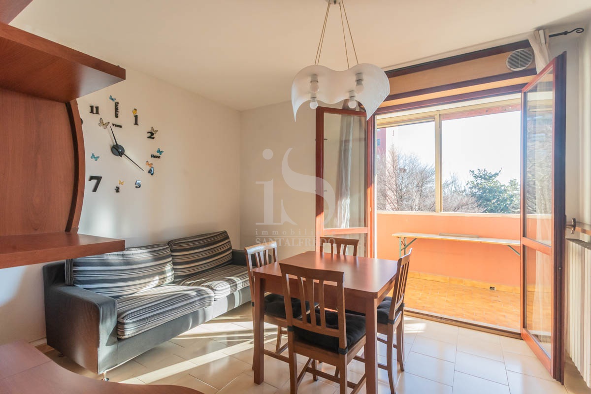 Bilocale con terrazzo in via monte penice, Rozzano