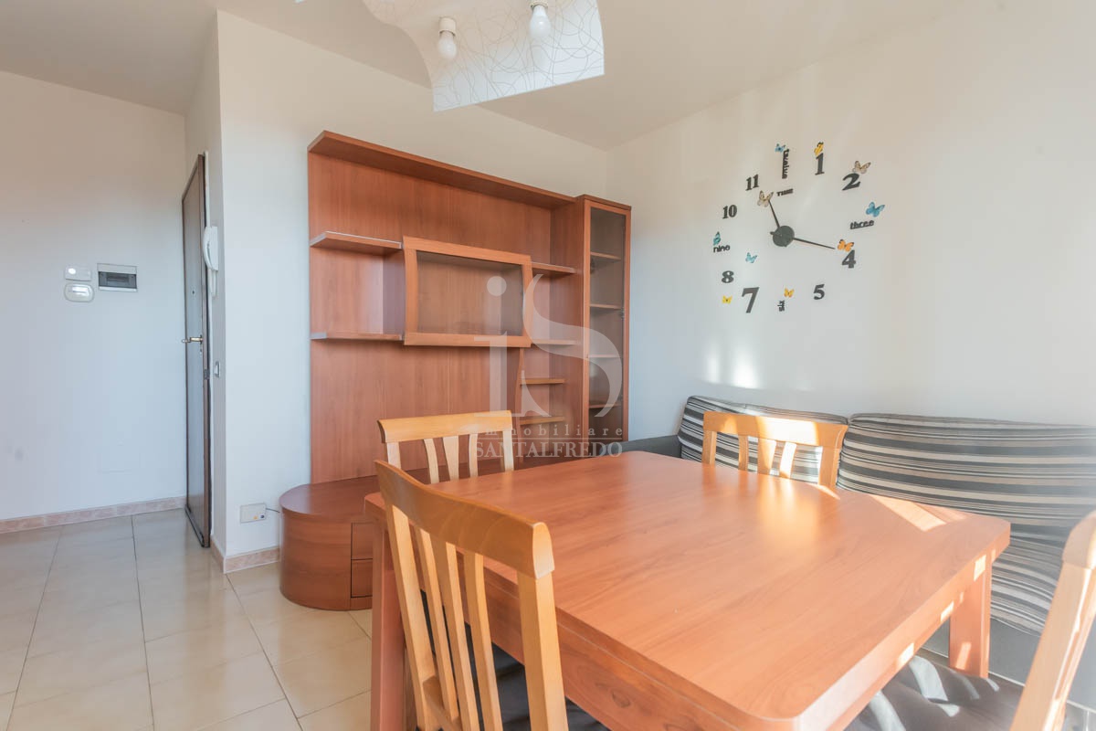 Bilocale con terrazzo in via monte penice, Rozzano