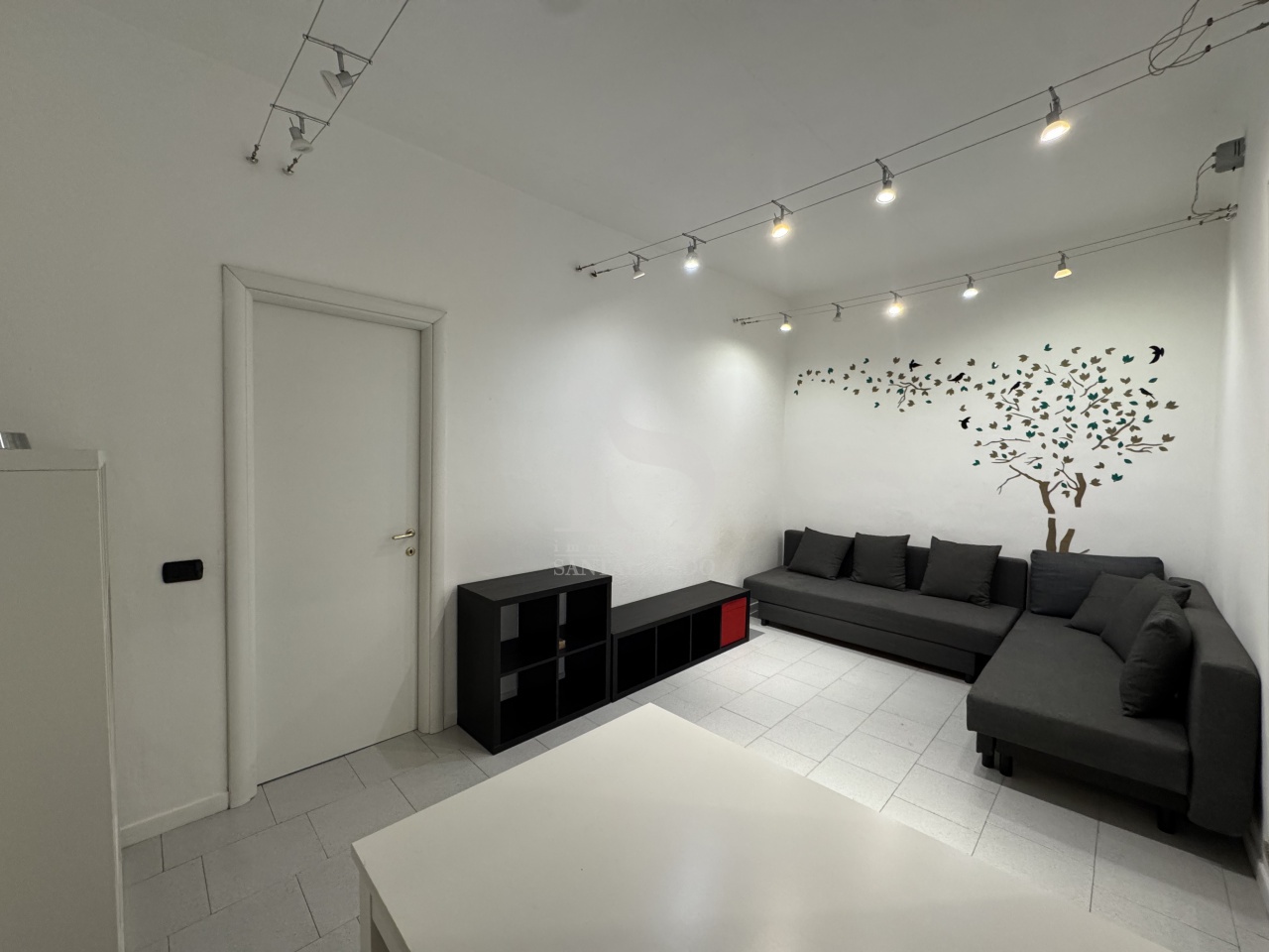 Bilocale arredato in affitto in via durini, Monza