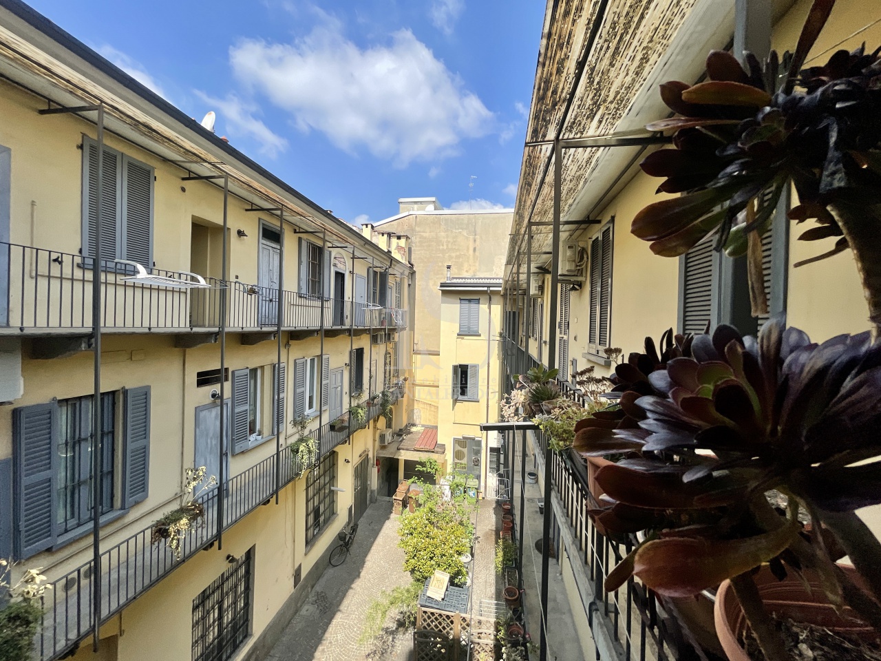 Bilocale arredato in affitto in via tortona, Milano