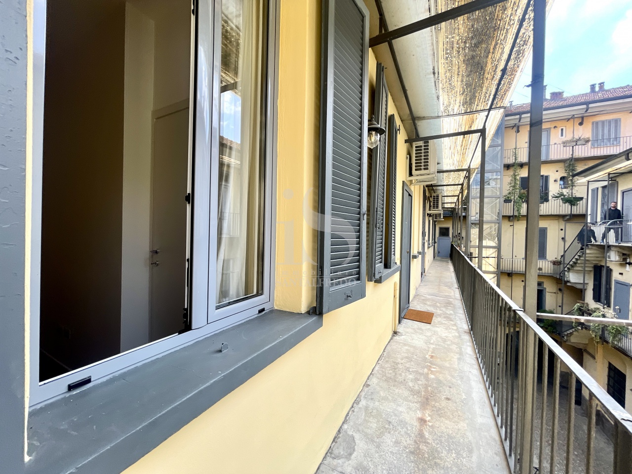 Bilocale arredato in affitto in via tortona, Milano