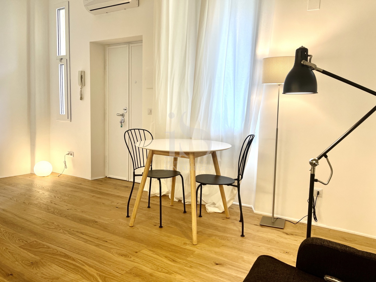 Bilocale arredato in affitto in via tortona, Milano