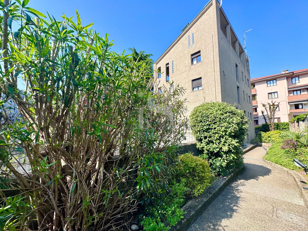 Bilocale arredato in affitto in via volta, Concorezzo