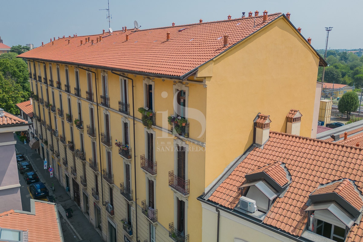 Negozio ristrutturato in via gaetano casati, Monza