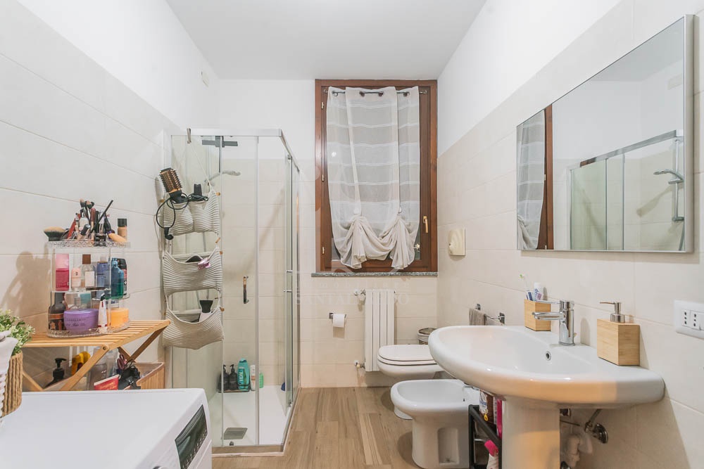 Trilocale con terrazzo in via don milani, Concorezzo