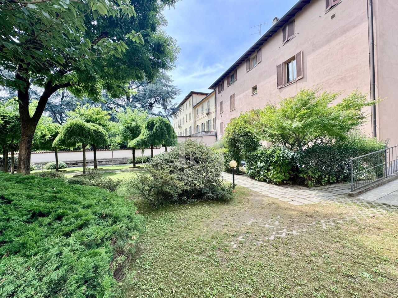 Bilocale arredato in affitto in vicolo menclozzi, Vimercate