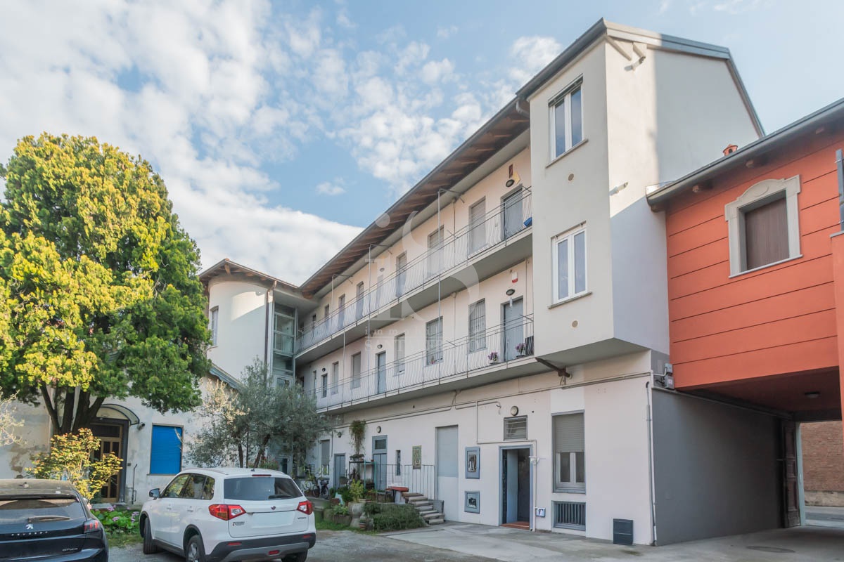 Trilocale arredato in affitto in via giuseppe garibaldi, Agrate Brianza