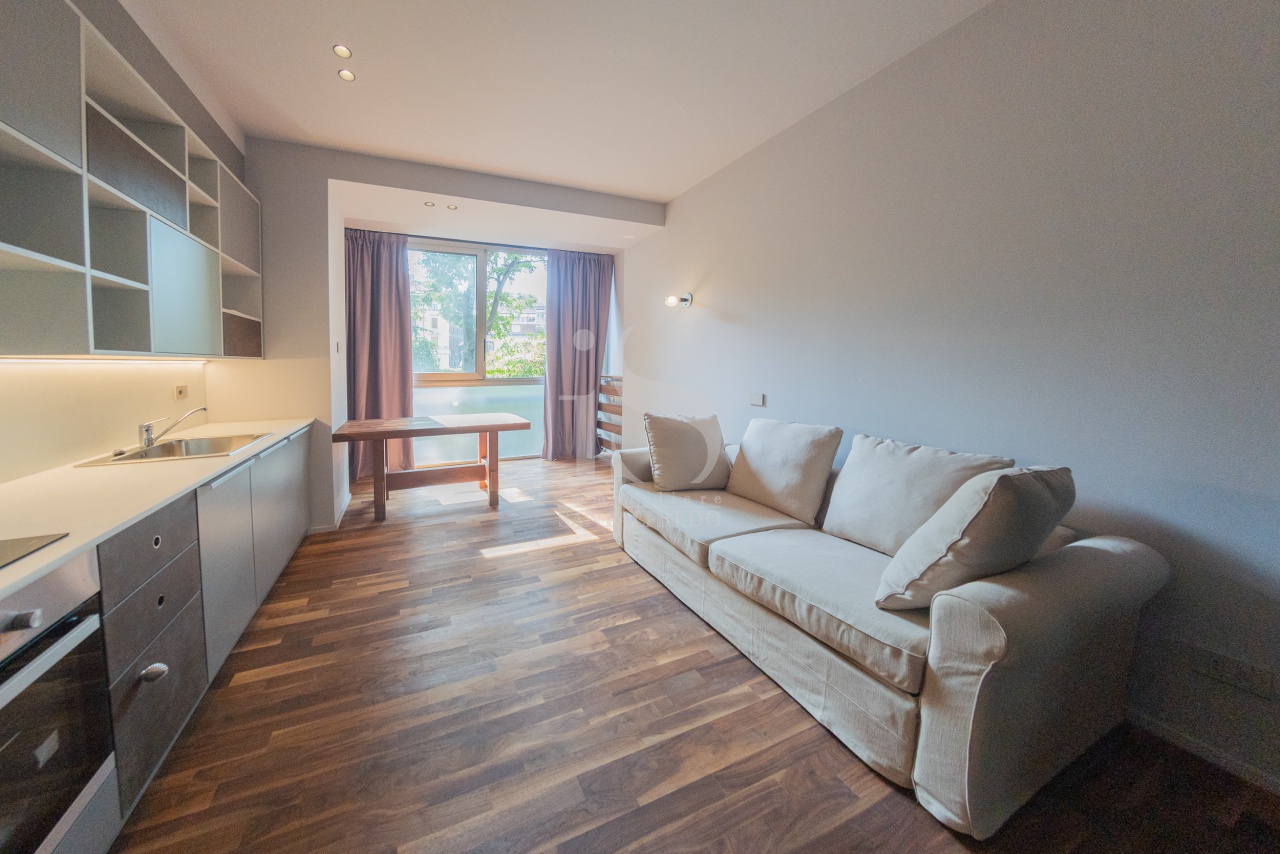 Bilocale arredato in affitto in via broletto, Milano