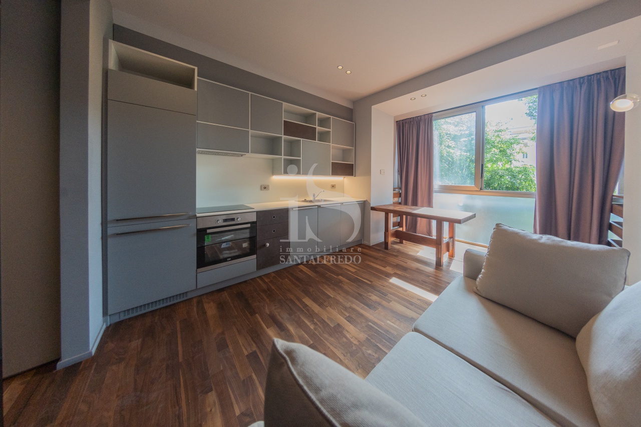 Bilocale arredato in affitto in via broletto, Milano