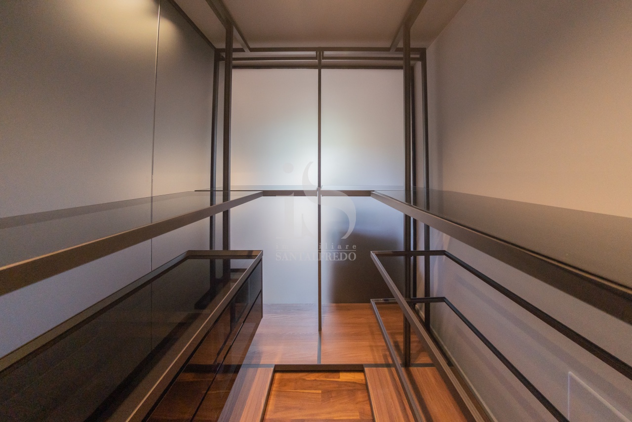 Bilocale arredato in affitto in via broletto, Milano