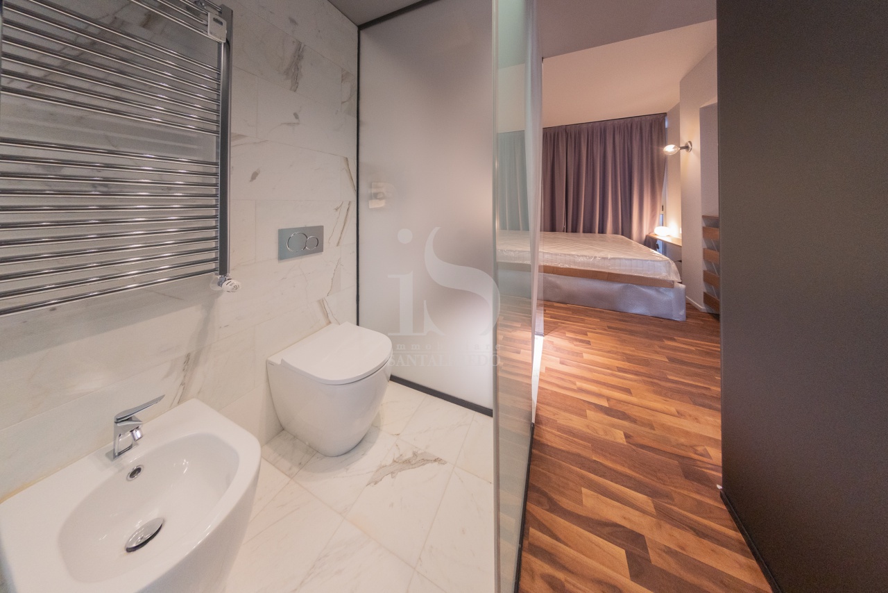 Bilocale arredato in affitto in via broletto, Milano