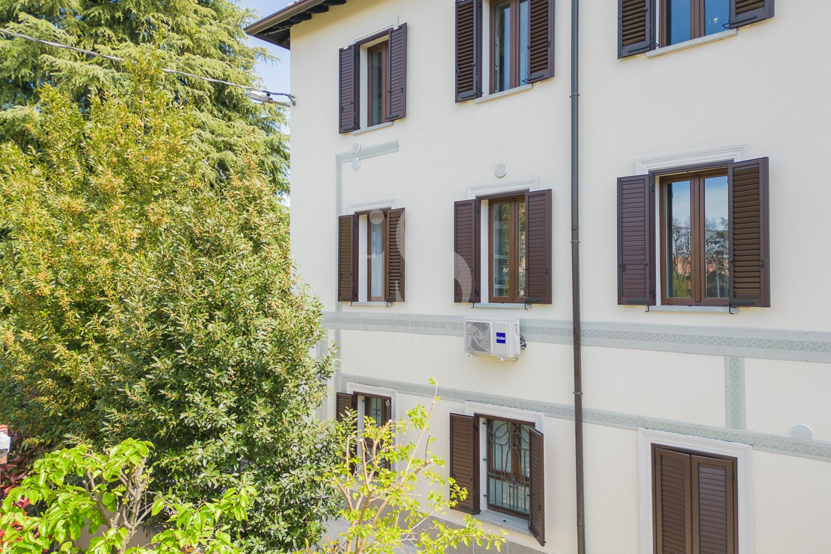 Bilocale arredato in affitto in via emilio de marchi, Monza