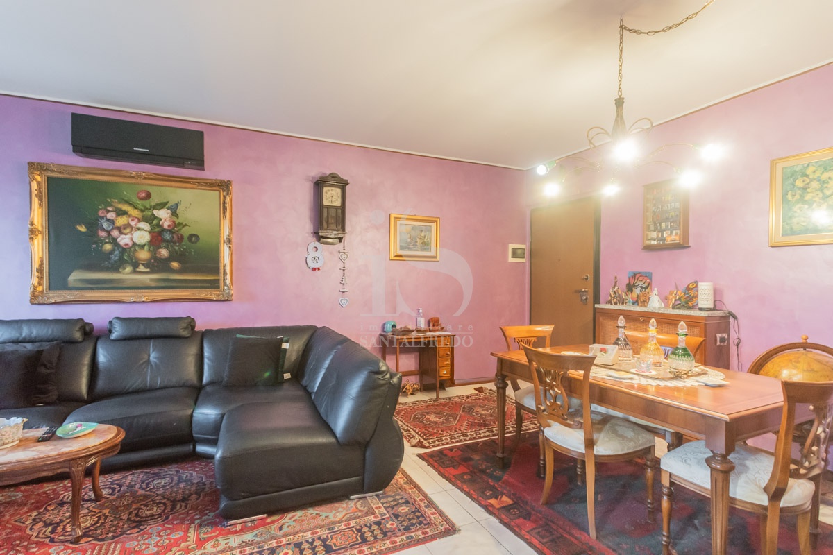 Trilocale con box in via de chirico, Monza