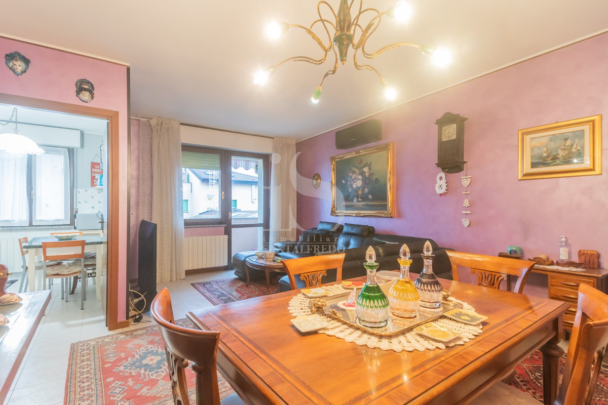 Trilocale con box in via de chirico, Monza