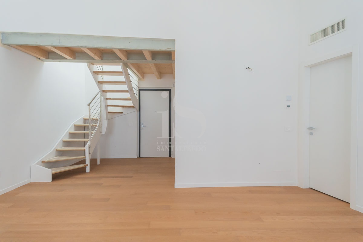 Quadrilocale con terrazzo in via vittorio emanuele, Vimercate