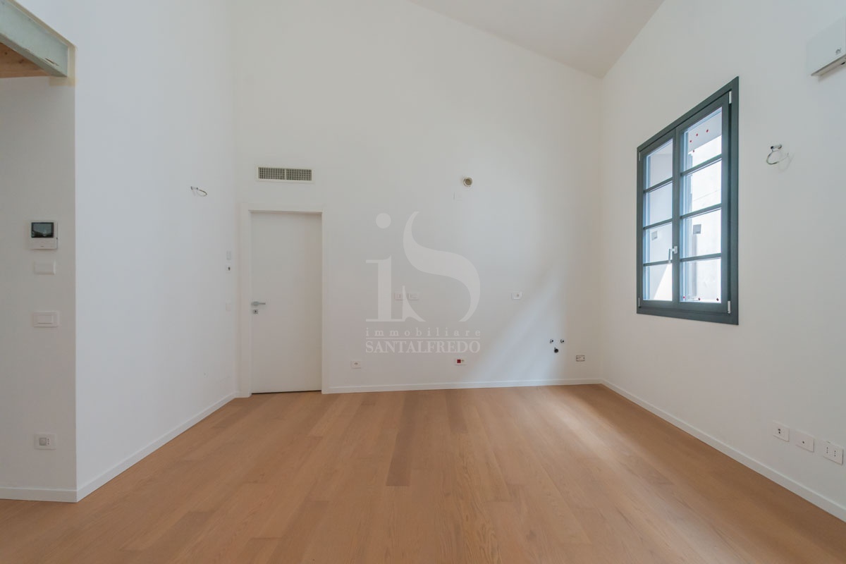 Quadrilocale con terrazzo in via vittorio emanuele, Vimercate